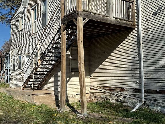 2nd image of 1001 S Topeka Ave APT 3