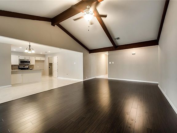 3rd image of 1820 Briar Meadow Dr