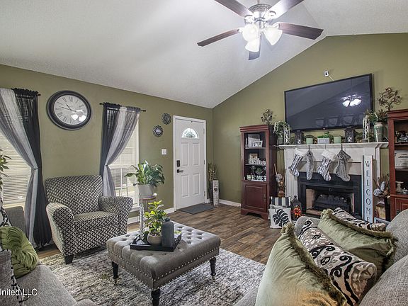 4th image of 15214 Sunset Dr