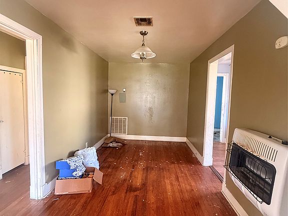 5th image of 106 S 2nd St