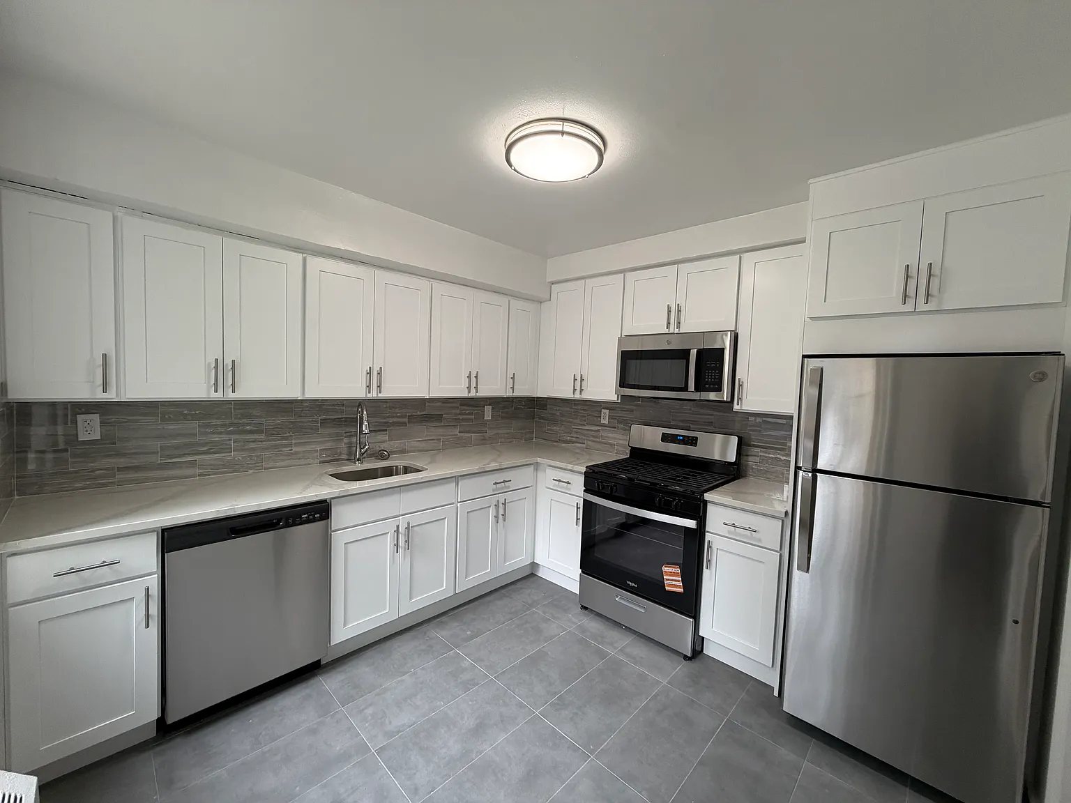71st Cres, Fresh Meadows — Photo 3