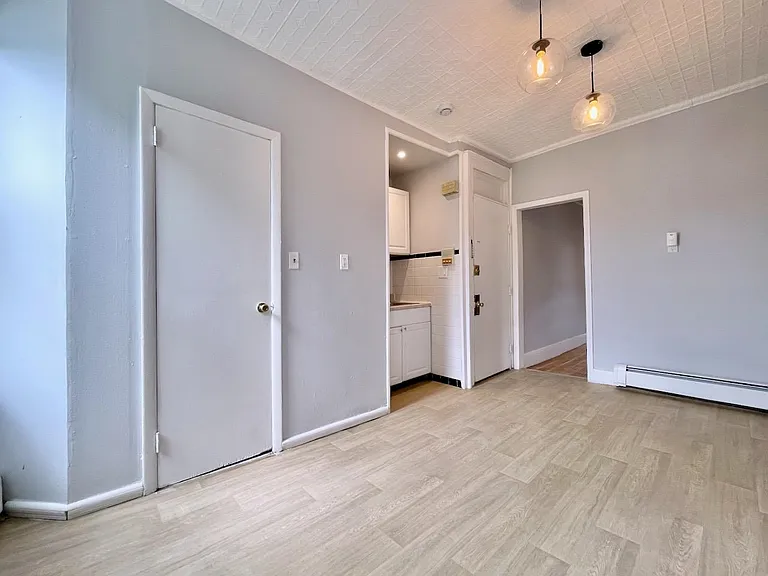259 3rd St #6 — Photo 12