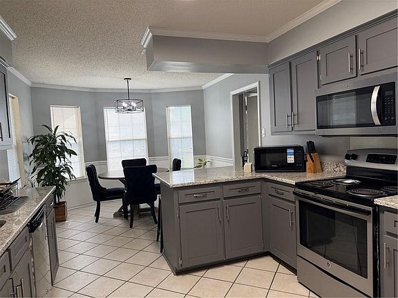 3rd image of 1004 Wesley Ave