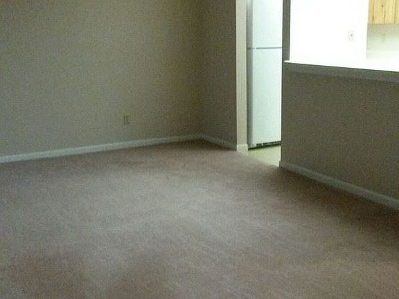 4th image of 130 Jasmine Woods Ct APT 10C