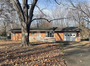 1820 Laurel Dr, Columbus, IN 47203