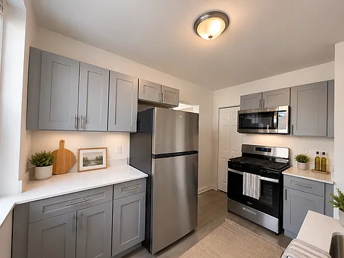 Floor plan 1800 N Farwell Ave