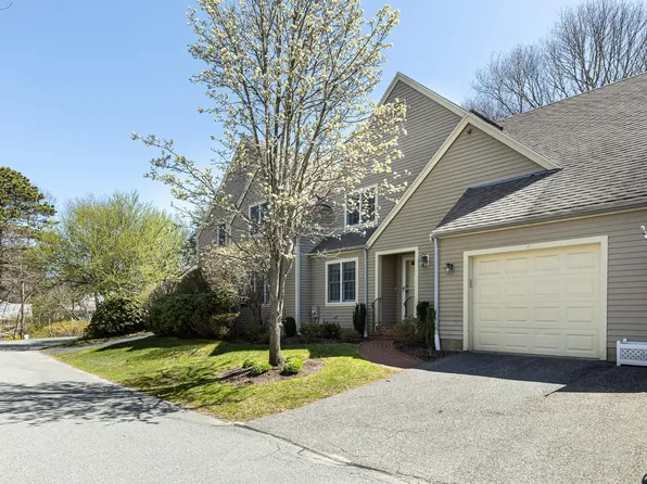 4 Bishops Park, Mashpee, MA 02649