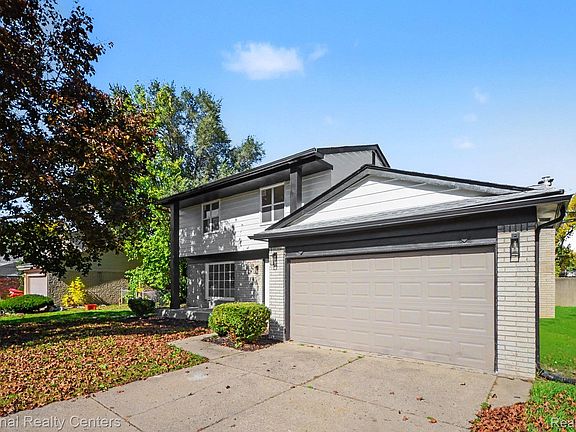 3rd image of 18444 Addison Dr