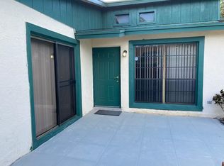 1040 Manor Dr, Palm Springs, FL 33461