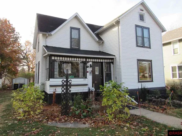 215 W 2nd St, Blue Earth, MN 56013