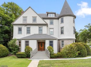 18 Euclid Ave APT 5, Summit, NJ 07901