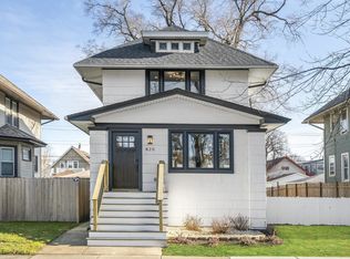 820 Lathrop Ave, Forest Park, IL