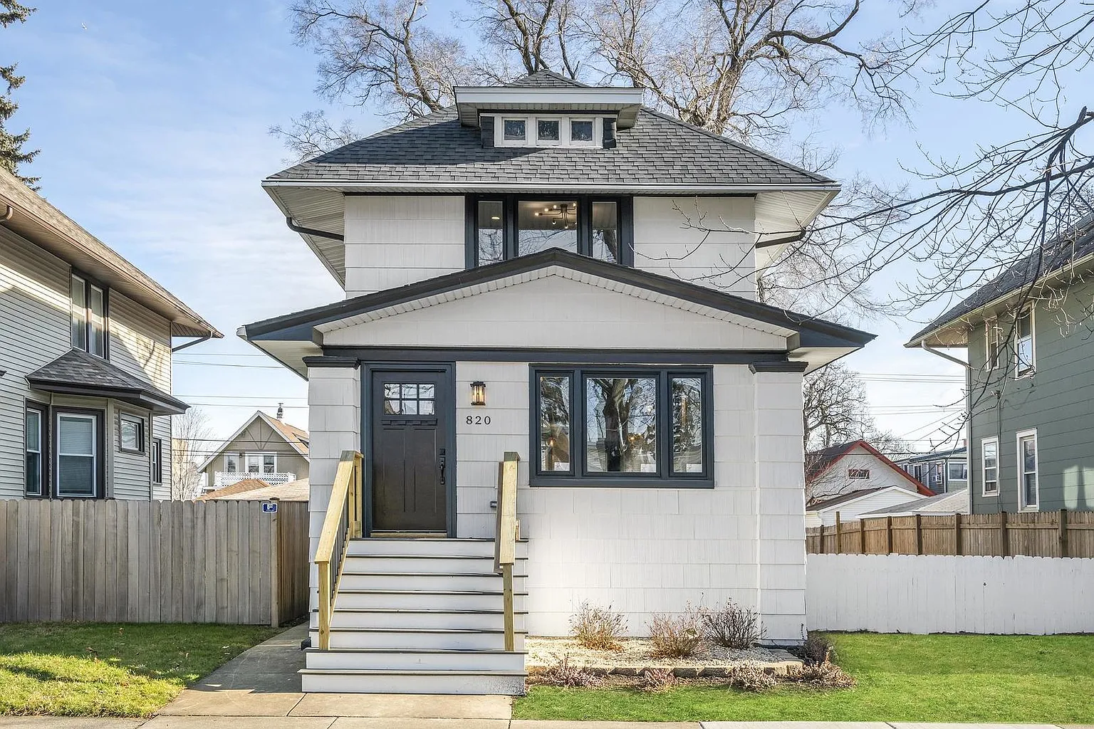 820 Lathrop Ave photo 1