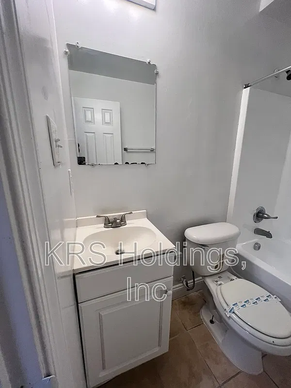 2 bed, 1.0 bath, $795 — Photo 1
