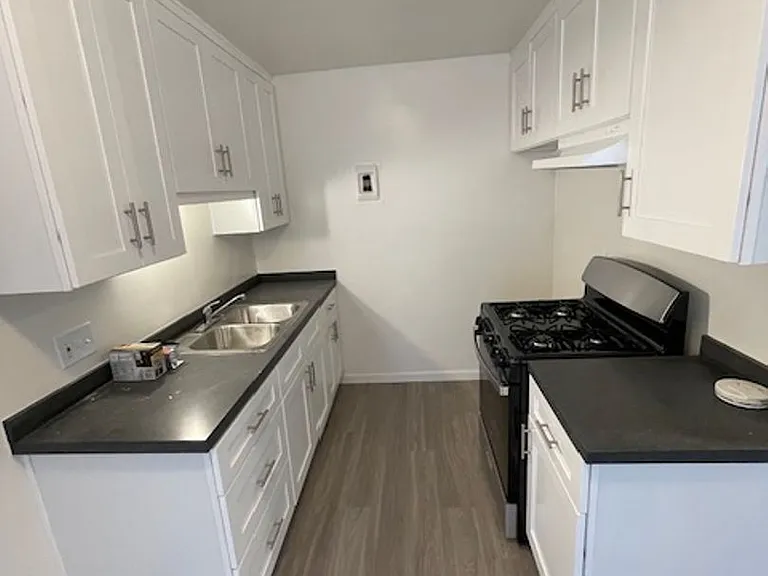1011 W Angeleno Ave — Photo 4