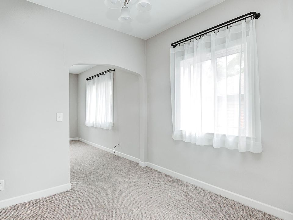 Dining room into living room