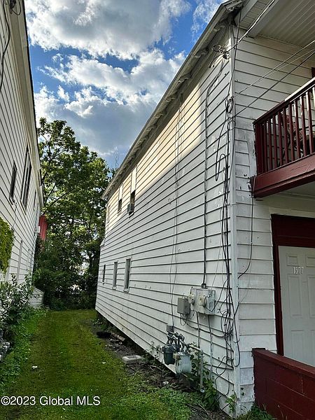 3rd image of 1577 Van Vranken Avenue