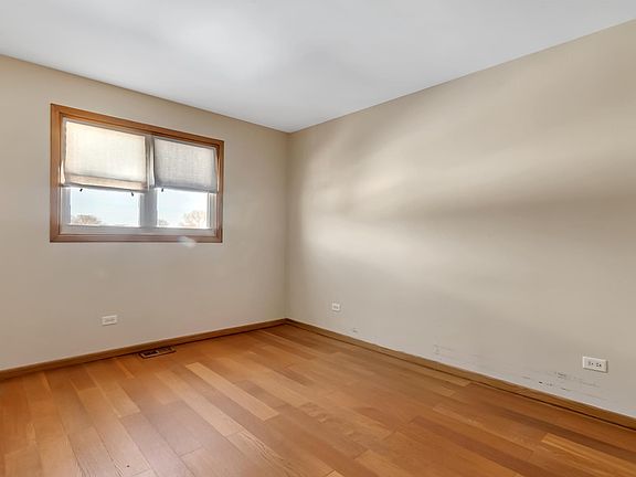 3rd image of 8530 Cherry Creek Ave
