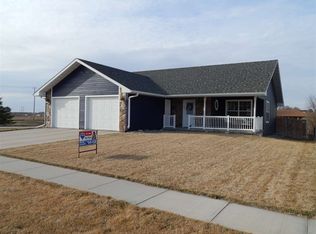 1301 Sunrise Dr, Norfolk, NE 68701