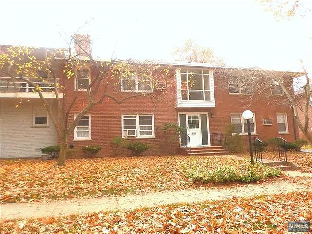 1st image of 25-12 High St APT B
