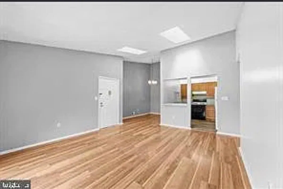 2 bed, $2,300 — Photo 1