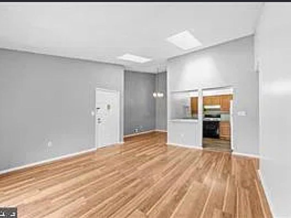 1st image of 21 Kite Ct