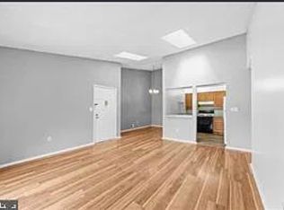 21 Kite Ct, Lawrence Township, NJ 08648