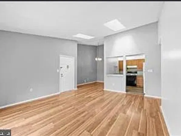 21 Kite Ct, Lawrence Township, NJ 08648
