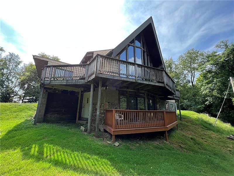 1000 Wright Rd, New Kensington, PA 15068 Zillow