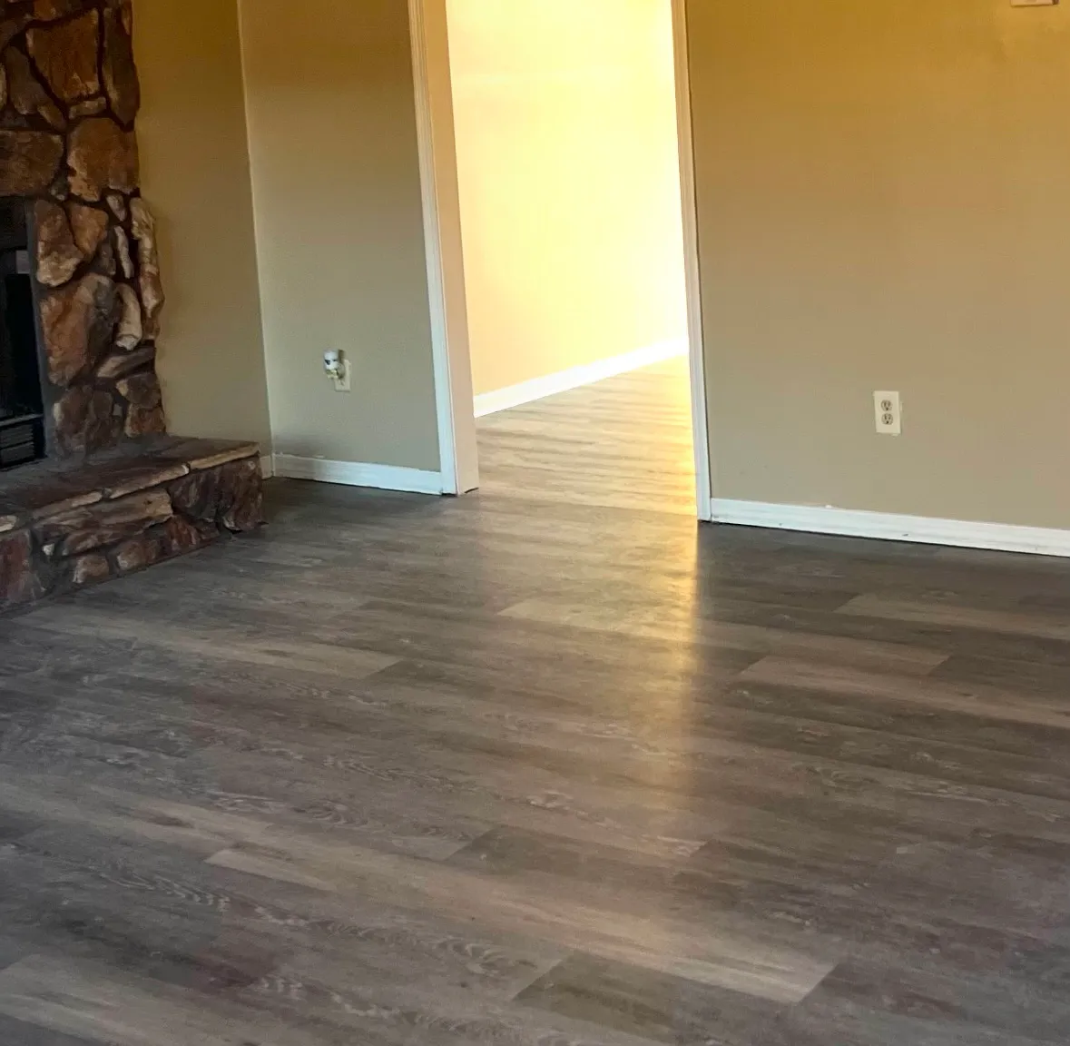 2 bed, 864 sqft, $1,250 — Photo 2