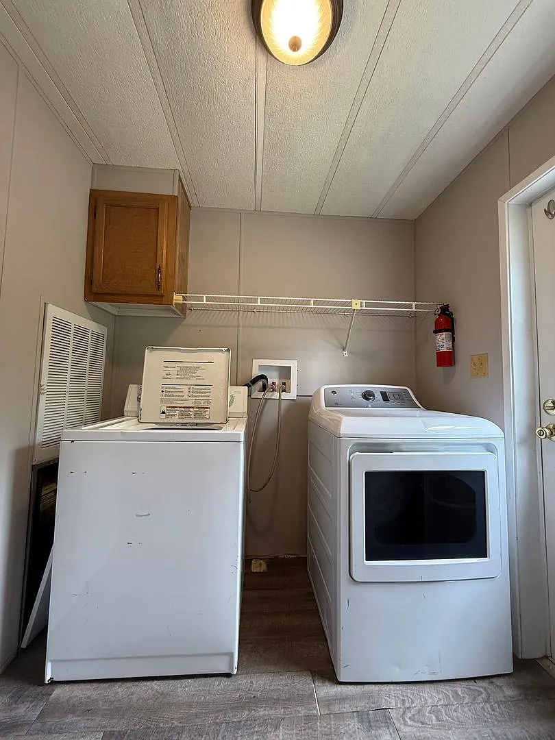 3 Bedroom 2 Bath House — Photo 2