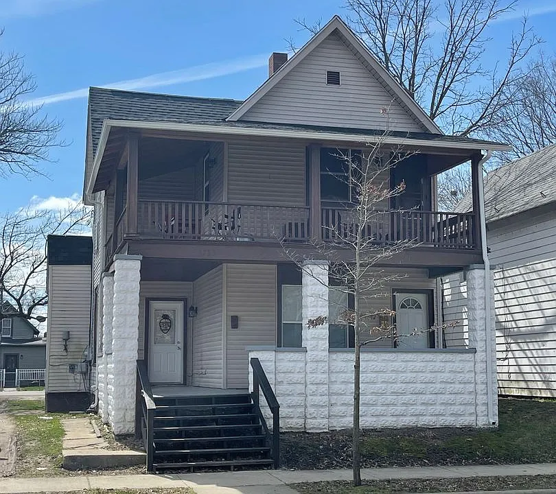 Market Square Apartments