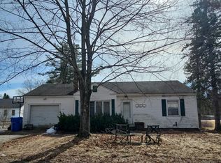 3 Foxglove St, Londonderry, NH 03053