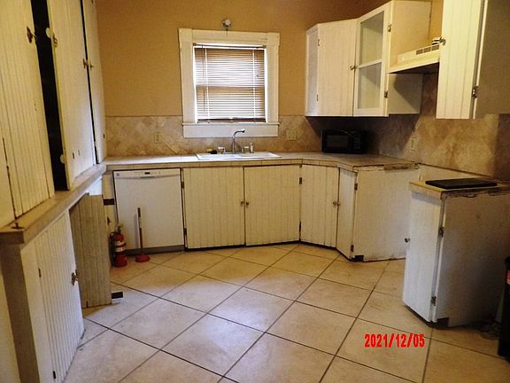 5th image of 104 N Harrison St