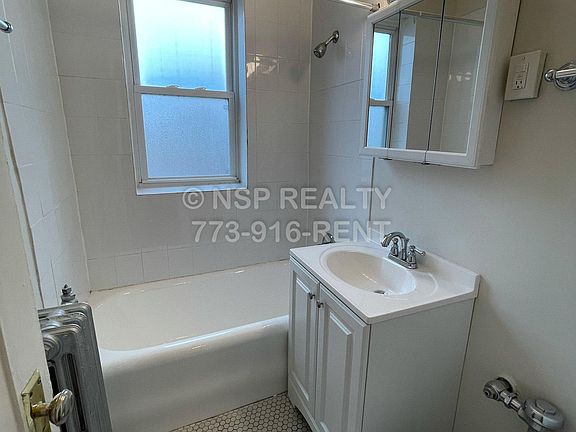 4th image of 1410 W Chase Ave #403