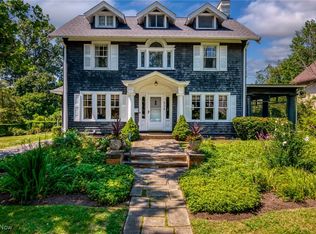 2178 S Overlook Rd, Cleveland Heights, OH 44106