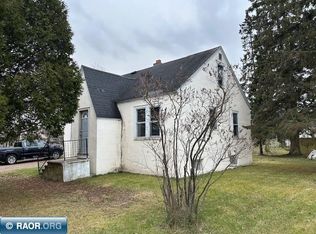1992 E 25th St, Hibbing, MN 55746