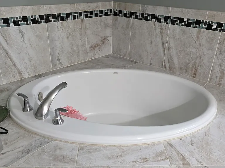 Master Bathroom Tub