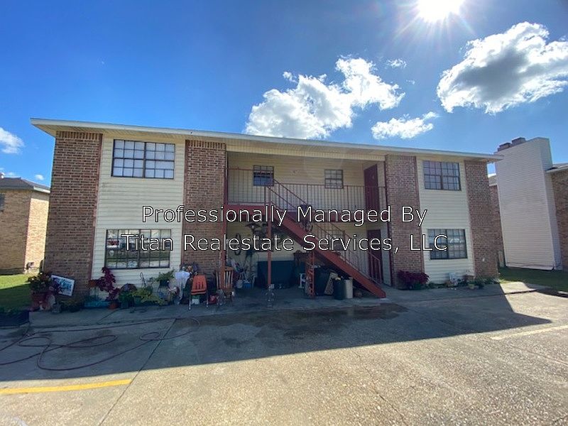 1st image of 107 Vieux Orleans Cir