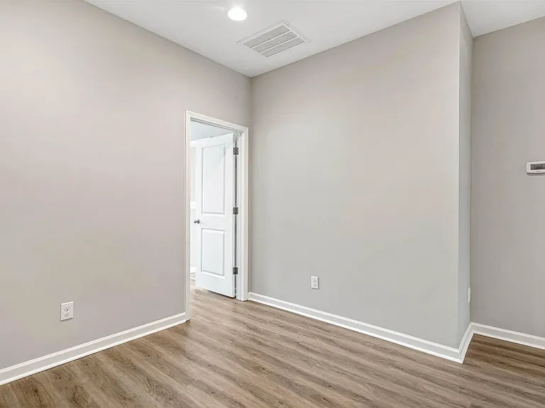 506 Aronia — Photo 21