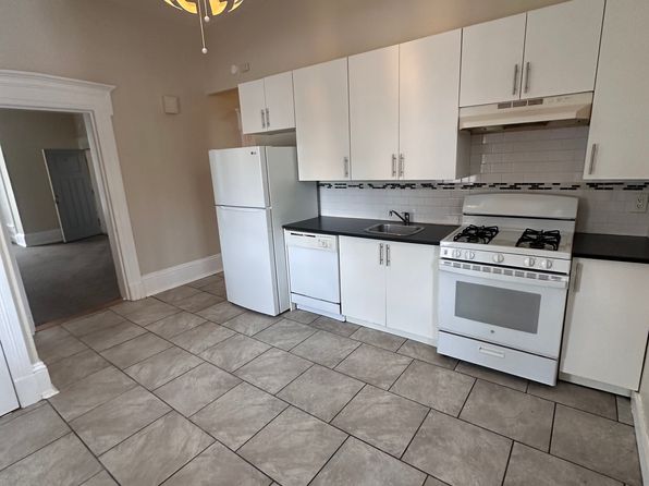 222 Jackson St APT 1E