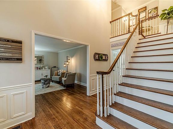 3rd image of 590 Riverbend Rd SE