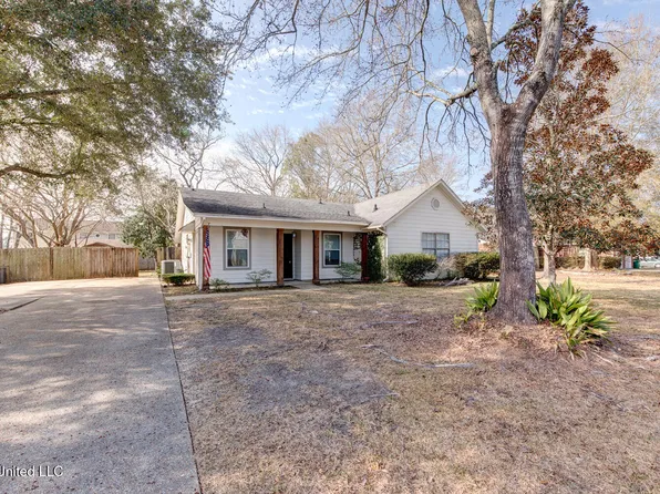 5401 Culeoka Dr, Ocean Springs, MS 39564