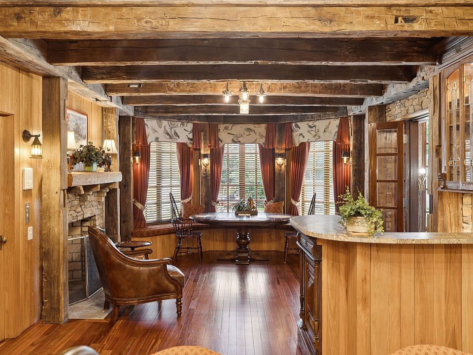 10th image of 1374 Peter Pond Rd
