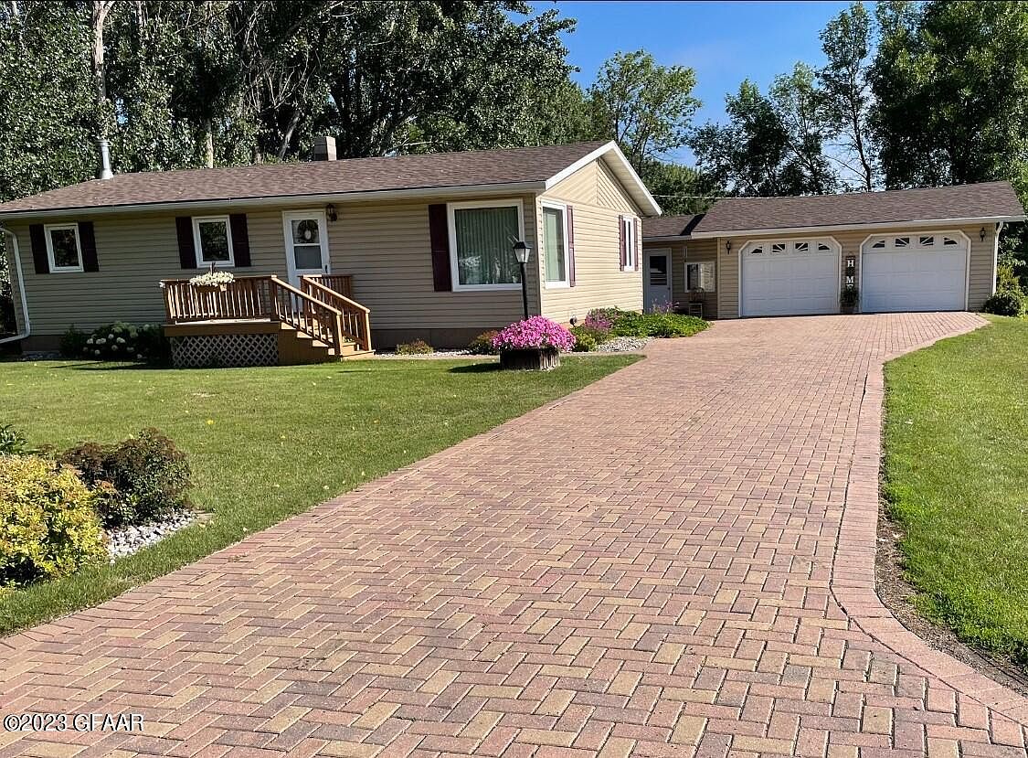 373 W Renville St, Pembina, ND 58271 Zillow