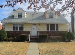 79 Edwards Pl, Valley Stream, NY 11580