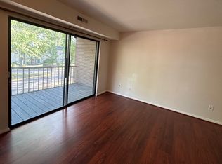 601 College Park Dr APT 6, Coraopolis, PA 15108