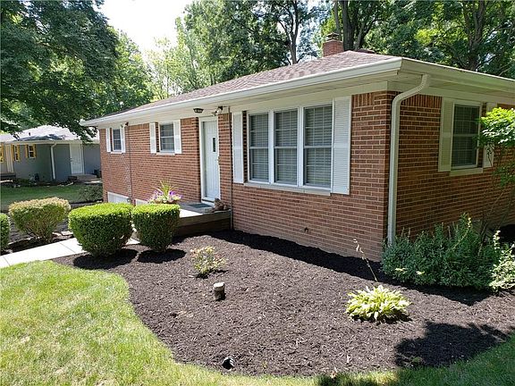 3rd image of 2330 N Graysford Dr