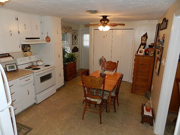 5th image of 215 Mimosa Ave