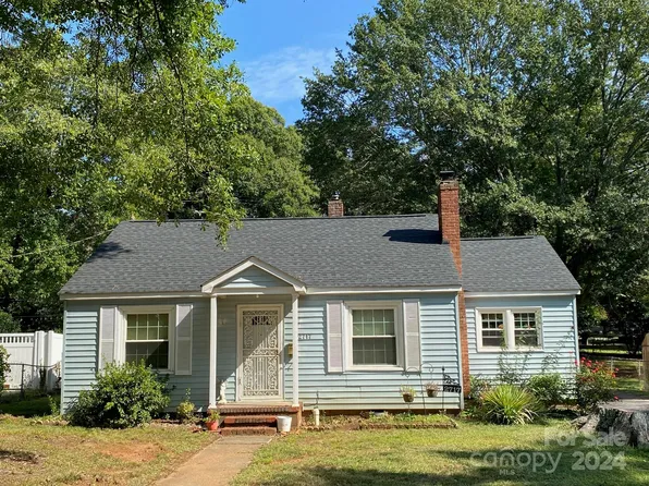 2717 Cowles Rd, Charlotte, NC 28208